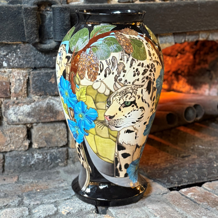Snow Leopard - Vase